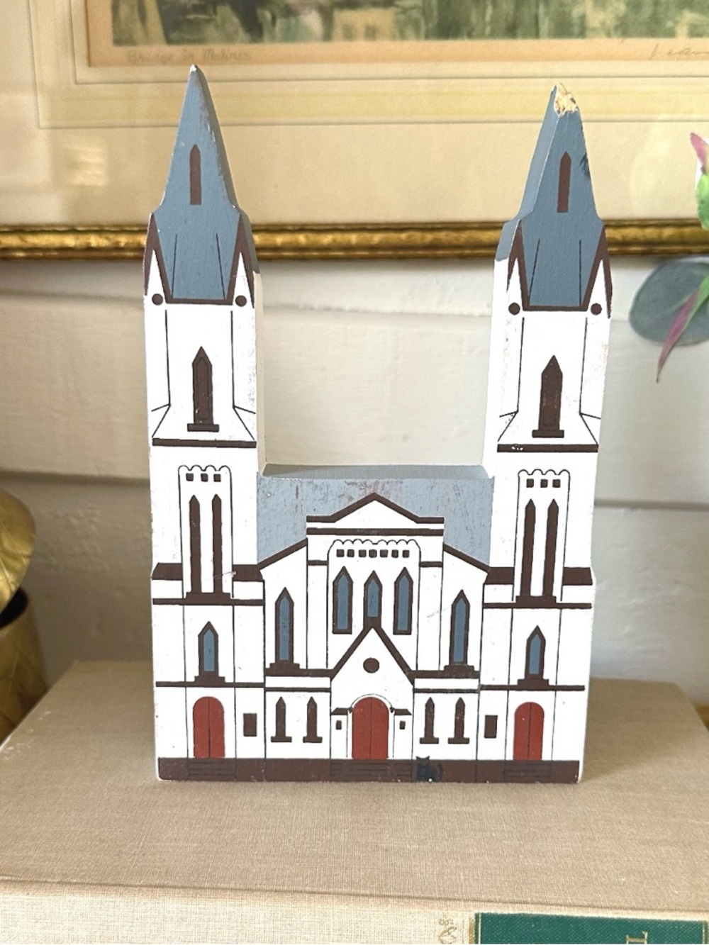 CHIPPED* Cat’s Meow Village evangelical lutheran church 1991